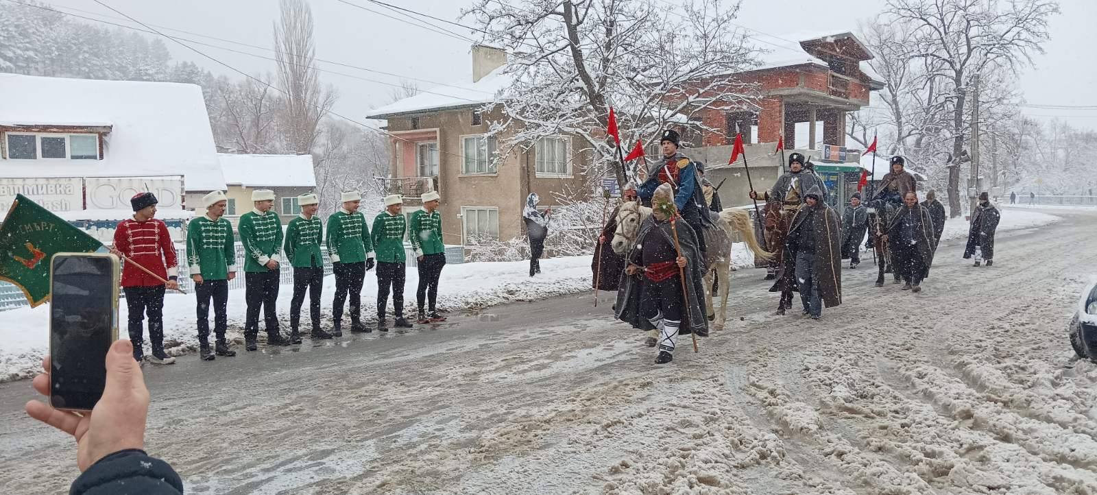 Кметът Първан Дангов участва във възстановката по повд 147 от освобождението на Дупница