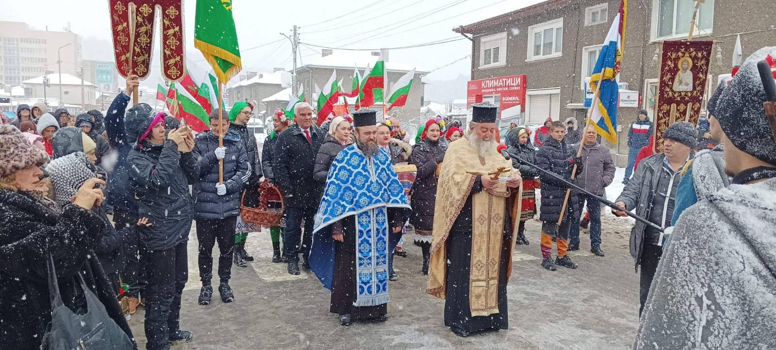 Кметът Първан Дангов участва във възстановката по повд 147 от освобождението на Дупница Кметът Първан Дангов участва във възстановката по повд 147 от освобождението на Дупница