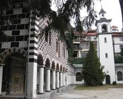 Благоевградският храм  Въведение Богородично”, обявен за национален паметник на културата се руши