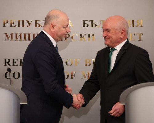 Как служебният кабинет предаде властта на редовния