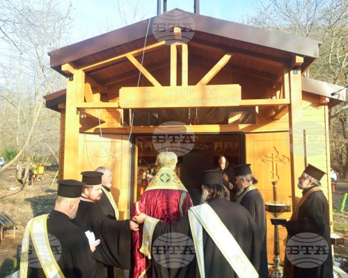 Неврокопският митрополит Серафим освети в Сандански параклис, носещ името на светците Антоний и Атанасий