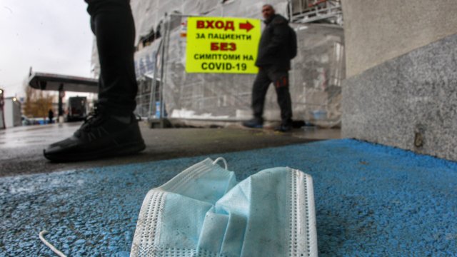 Все повече болни от грип, затягат здравните мерки
