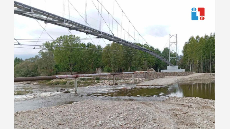 ВиК Благоевград възстанови водопровод над река Места ВиК Благоевград възстанови водопровод над река Места