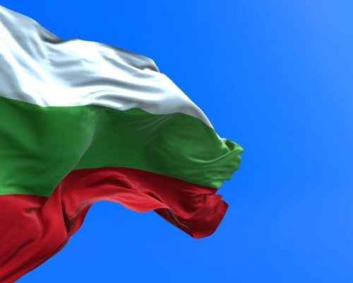 Грозна гавра със знамето на България