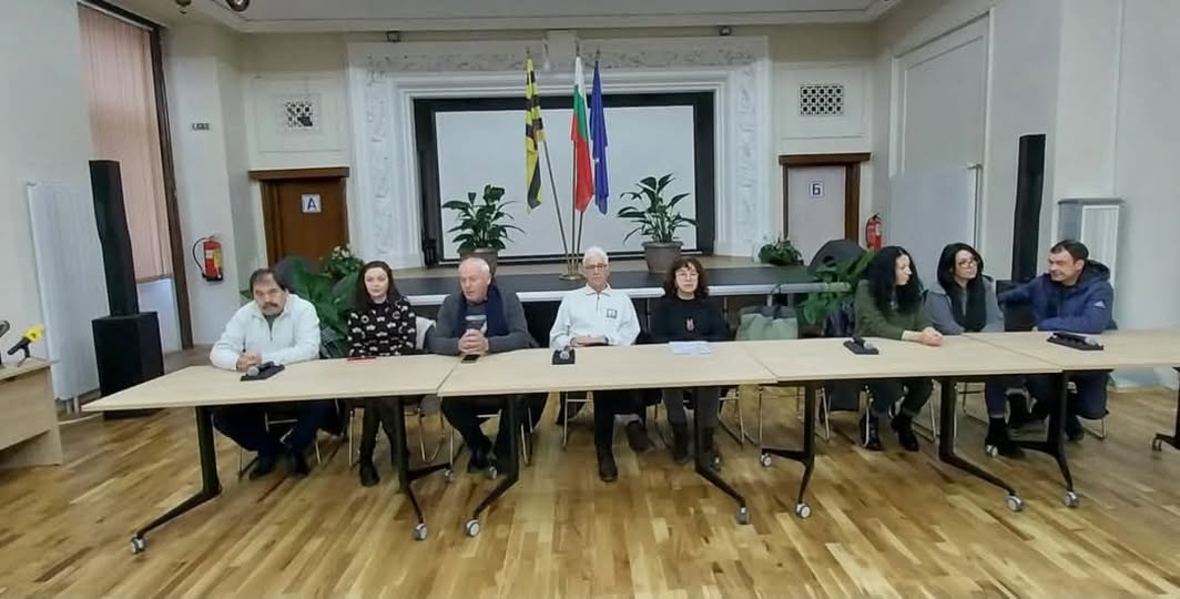 Старчевата от Разлог със специална награда от кмета на Перник Старчевата от Разлог със специална награда от кмета на Перник