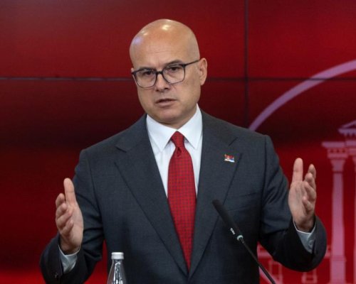 Сръбският премиер Вучевич подаде оставка