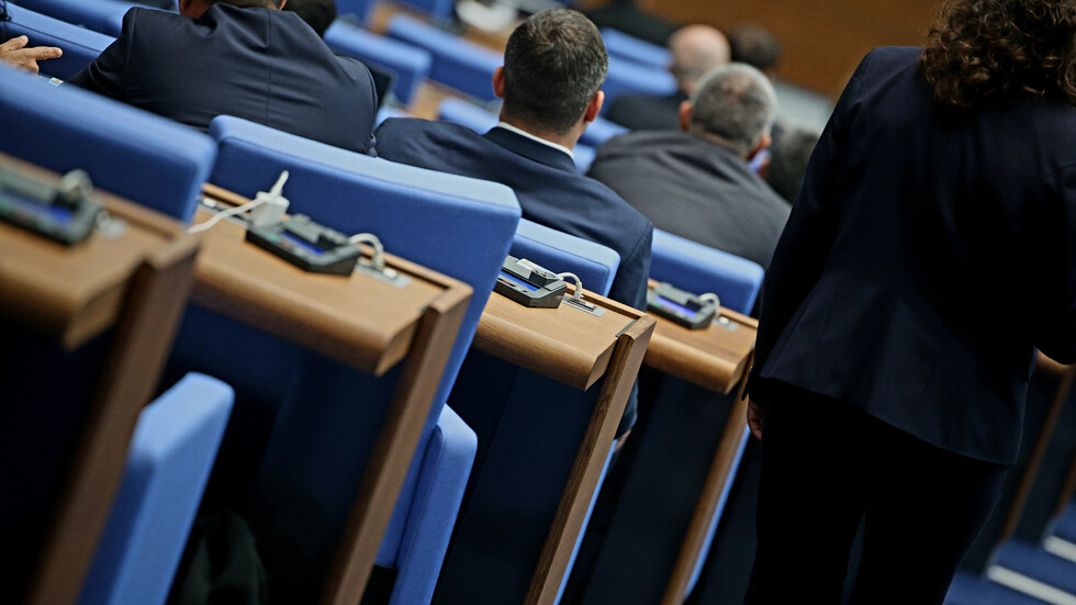 Народното събрание ще гласува промени в състава на постоянните комисии Народното събрание ще гласува промени в състава на постоянните комисии