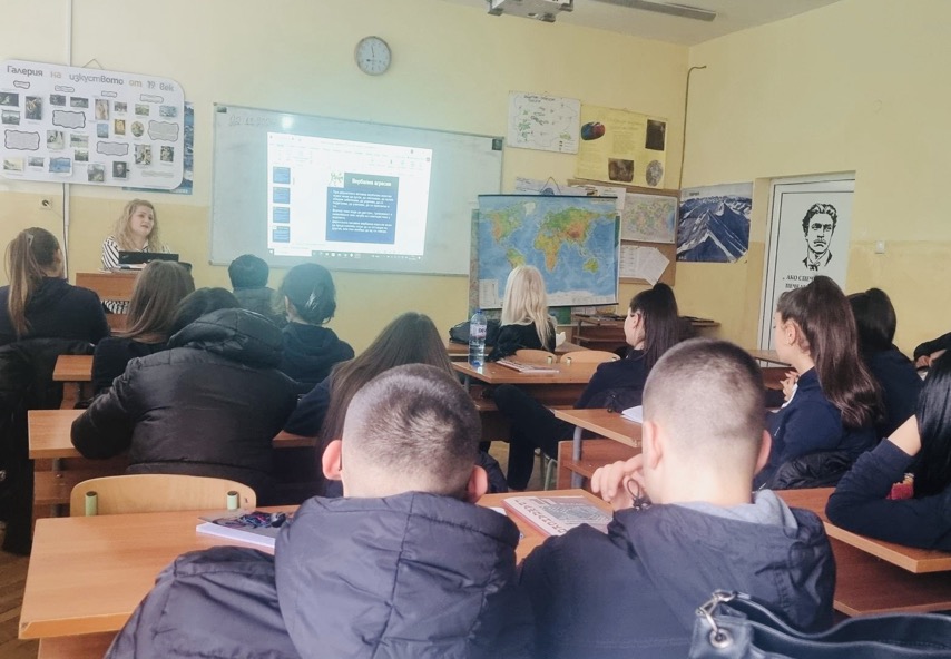 Темата за детското правосъдие бе представена пред ученици от ПГИ Иван Илиев в Благоевград