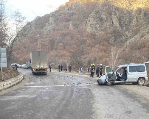 Тежка катастрофа с камион затвори пътя между Банско и Гоце Делчев
