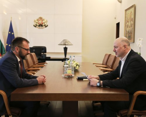 Премиерът Росен Желязков нареди до седмица Кривия тунел да светне