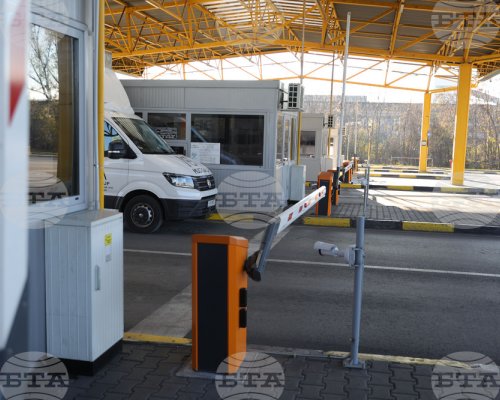 Интензивно е движението за товарни автомобили на ГКПП Лесово