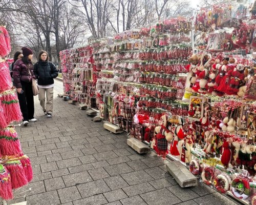 Поскъпване: Нов удар по джоба на българина, свалят ни кожите с цените за мартениците