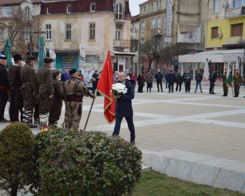 Венци и цветя за 153 години от рождението на Гоце Делчев в Благоевград