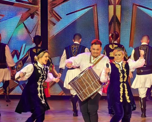 Николина Чакърдъкова с предпремиера на новия си спектакъл в Гоце Делчев