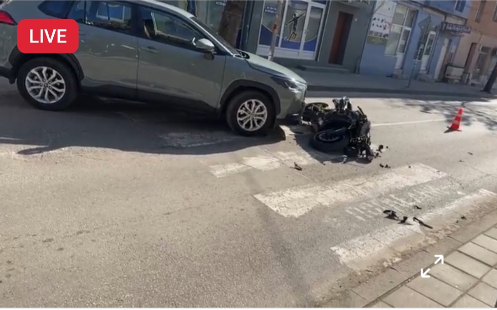 Джип блъсна моторист в Благоевград Джип блъсна моторист в Благоевград