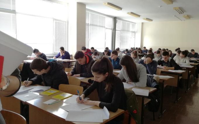 Учители и ученици в Пиринско не искат задължителна матура по математика Учители и ученици в Пиринско не искат задължителна матура по математика