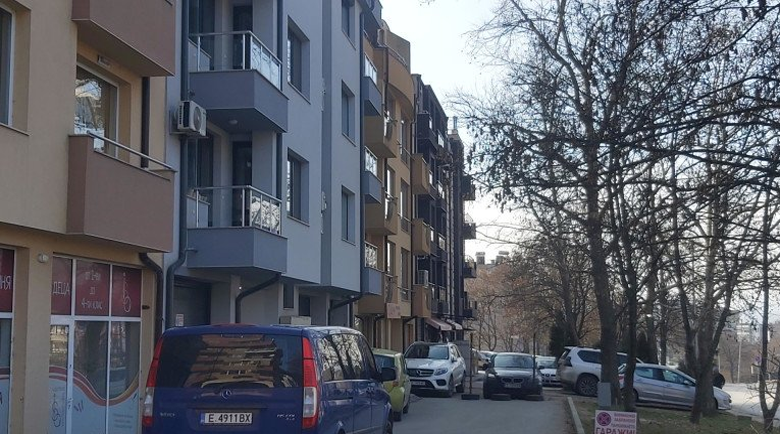 Драма: Полицаи и психолози 8 часа преговарят с въоръжения сараф в Благоевград