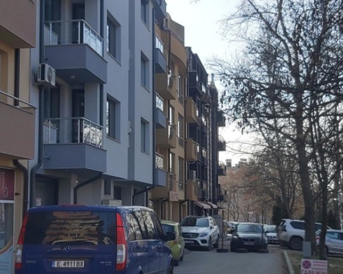 Драма: Полицаи и психолози 8 часа преговарят с въоръжения сараф в Благоевград