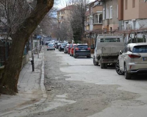 Продължава ремонтът на карето улици под Градската градина