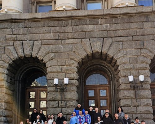 Ученици от Разлог посетиха Народното събрание