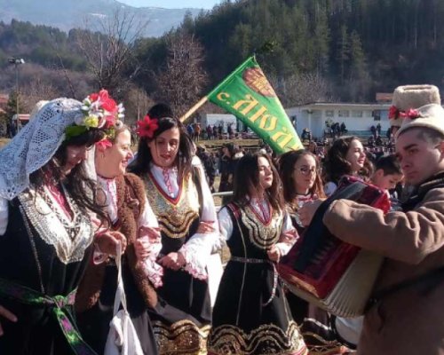 Над 1 000 участници във второто издание на фестивала На Сурва в Джерман