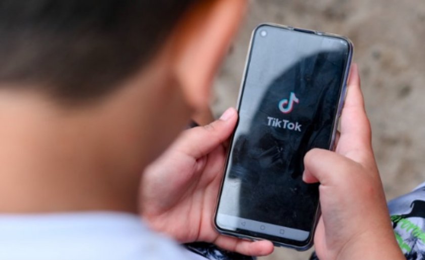 Опасна мода в TikTok : Кой ще изпие повече парацетамол? Опасна мода в TikTok : Кой ще изпие повече парацетамол?