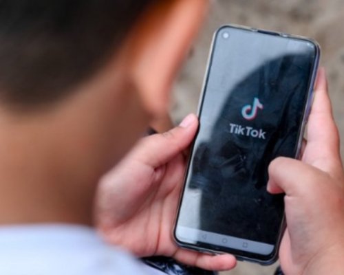 Опасна мода в TikTok : Кой ще изпие повече парацетамол?