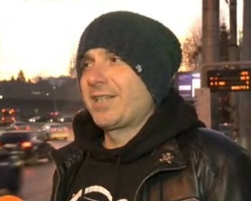 Мъж стана заложник в тролей в София