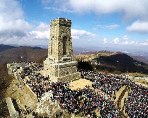 На Шипка не всичко е спокойно: Паметникът на свободата се руши