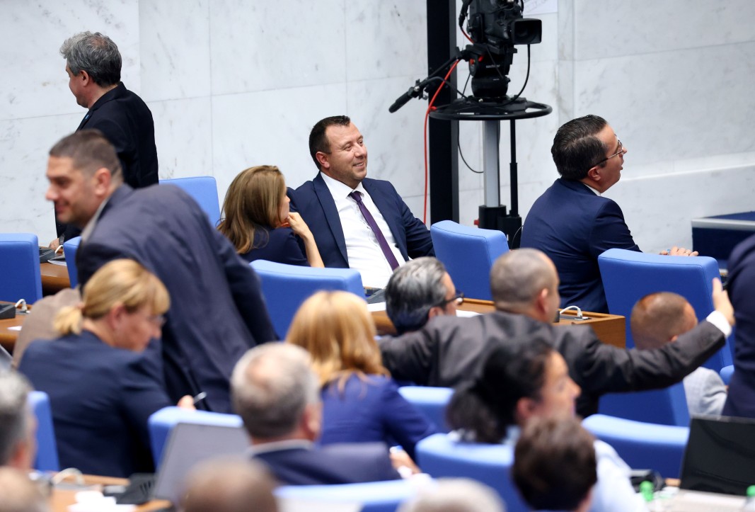 Народното събрание прие процедурни правила за избор на съдия в Конституционния съд от квотата на парламента Народното събрание прие процедурни правила за избор на съдия в Конституционния съд от квотата на парламента