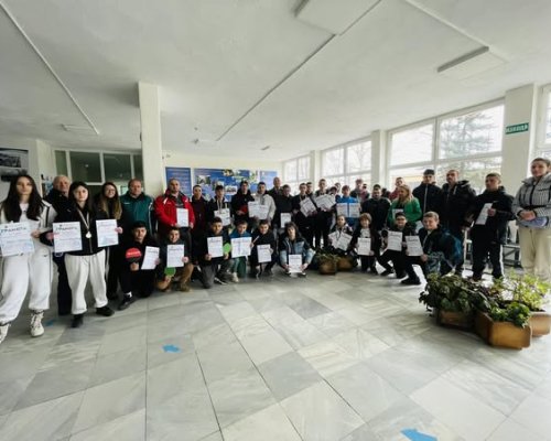 Кметът на Разлог награди победителите в ученическите игри по тенис на маса и шахмат