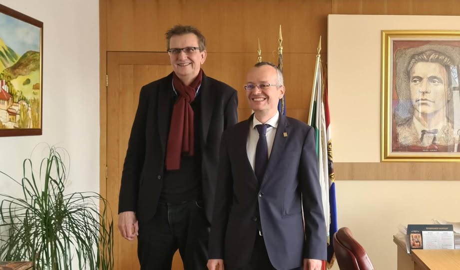 Кметът Байкушев се срещна с председателя на Нидерландско-българската бизнес асоциация (НББА) Едуард Симелинк Кметът Байкушев се срещна с председателя на Нидерландско-българската бизнес асоциация (НББА) Едуард Симелинк