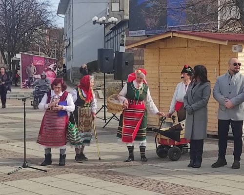 Празник на виното пред община Дупница