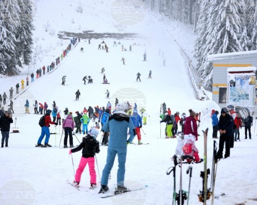 Дъжд и сняг в неделя, студ в понеделник
