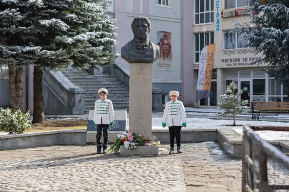 Разлог се поклони пред Апостола на свободата