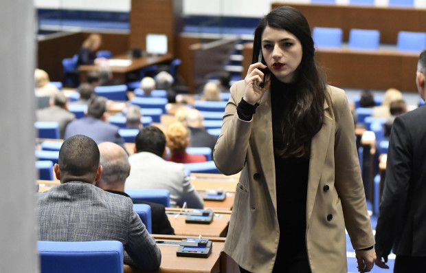 Предадоха на съд Лена Бориславова Предадоха на съд Лена Бориславова