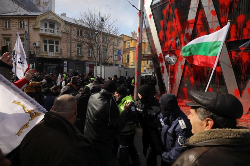 СДВР след протеста на Възраждане”: Шестима са задържаните, около 10 са пострадали полицаи СДВР след протеста на Възраждане”: Шестима са задържаните, около 10 са пострадали полицаи