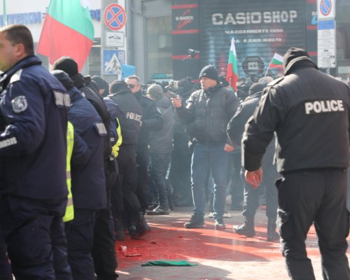 10 полицаи са били ранени по време на протеста на Възраждане