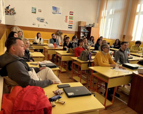 Повишаване на знанията: Обучение по БДП за учителите в НУ  Св. Паисий Хилендарски  в Банско
