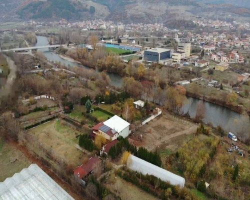 Кметът Апостол Апостолов живее без да плаща данъци в незаконно имение в Симитли? Прокуратурата прекрати производството