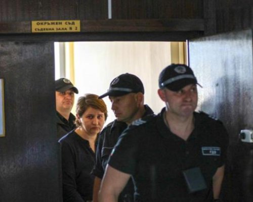Проверяват защо припада детеубийцата Кристина Дунчева