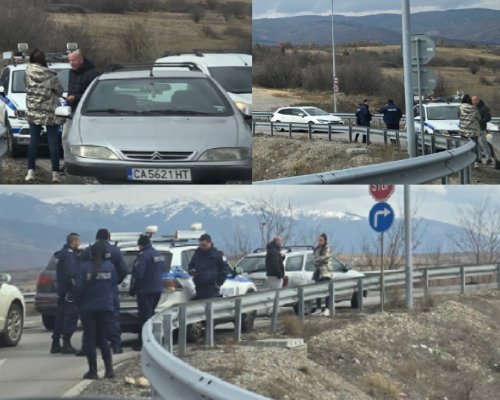 Патрулка катастрофира на кръговото при Кочериново