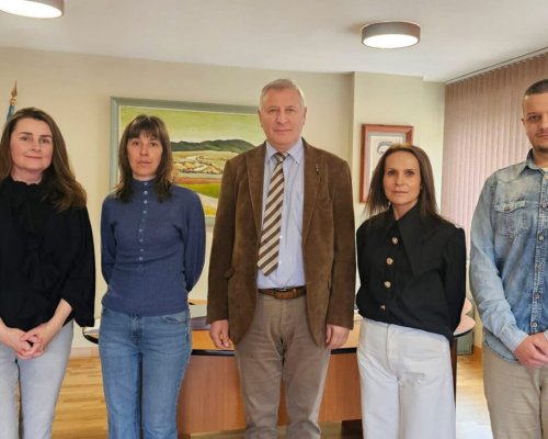 В Разлог четирима специалисти са част от екипа на Местната комисия за борба с противообществените прояви на малолетните и непълнолетните