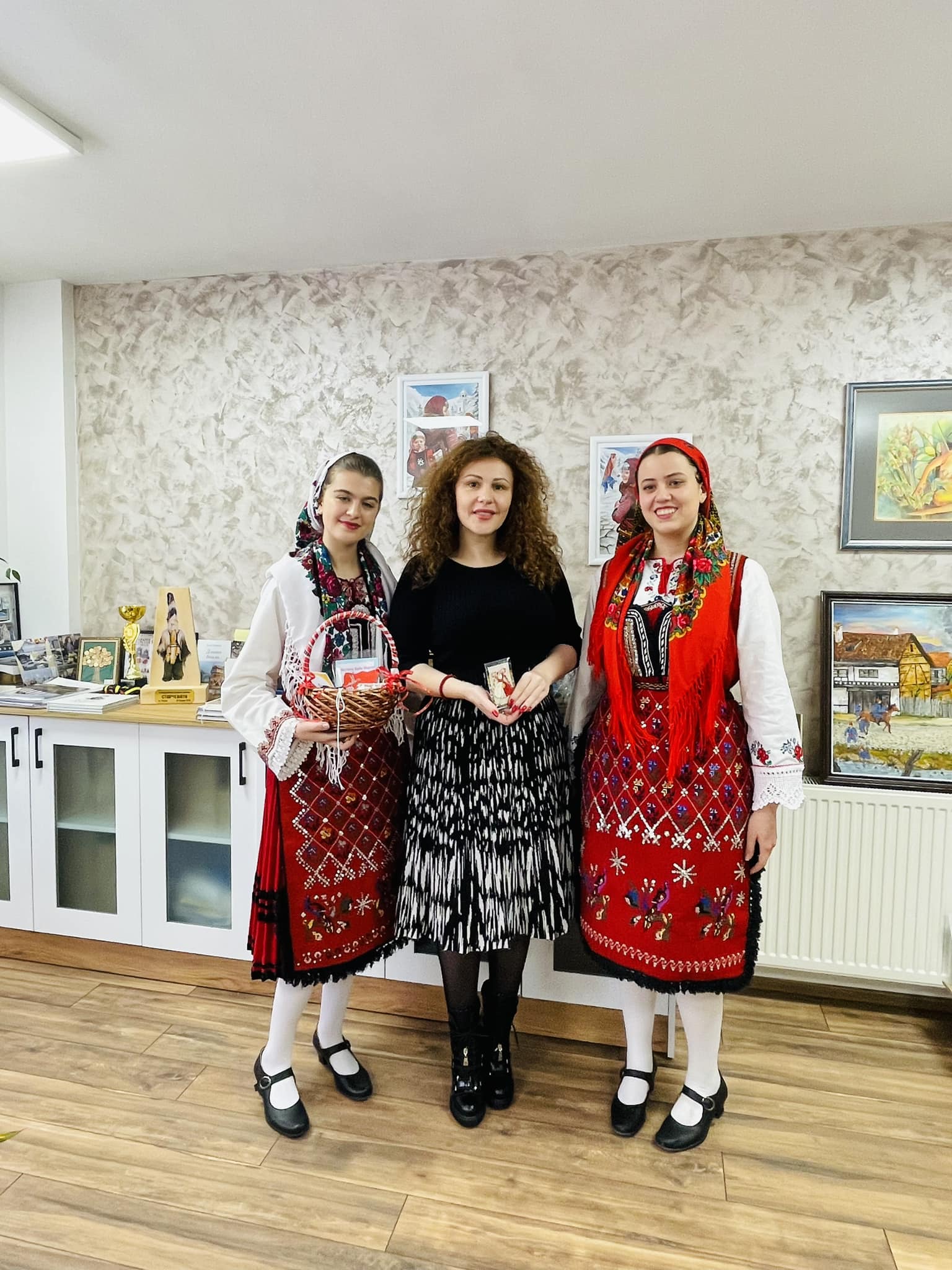 Пъстри мартеници за общинарите в Разлог Пъстри мартеници за общинарите в Разлог
