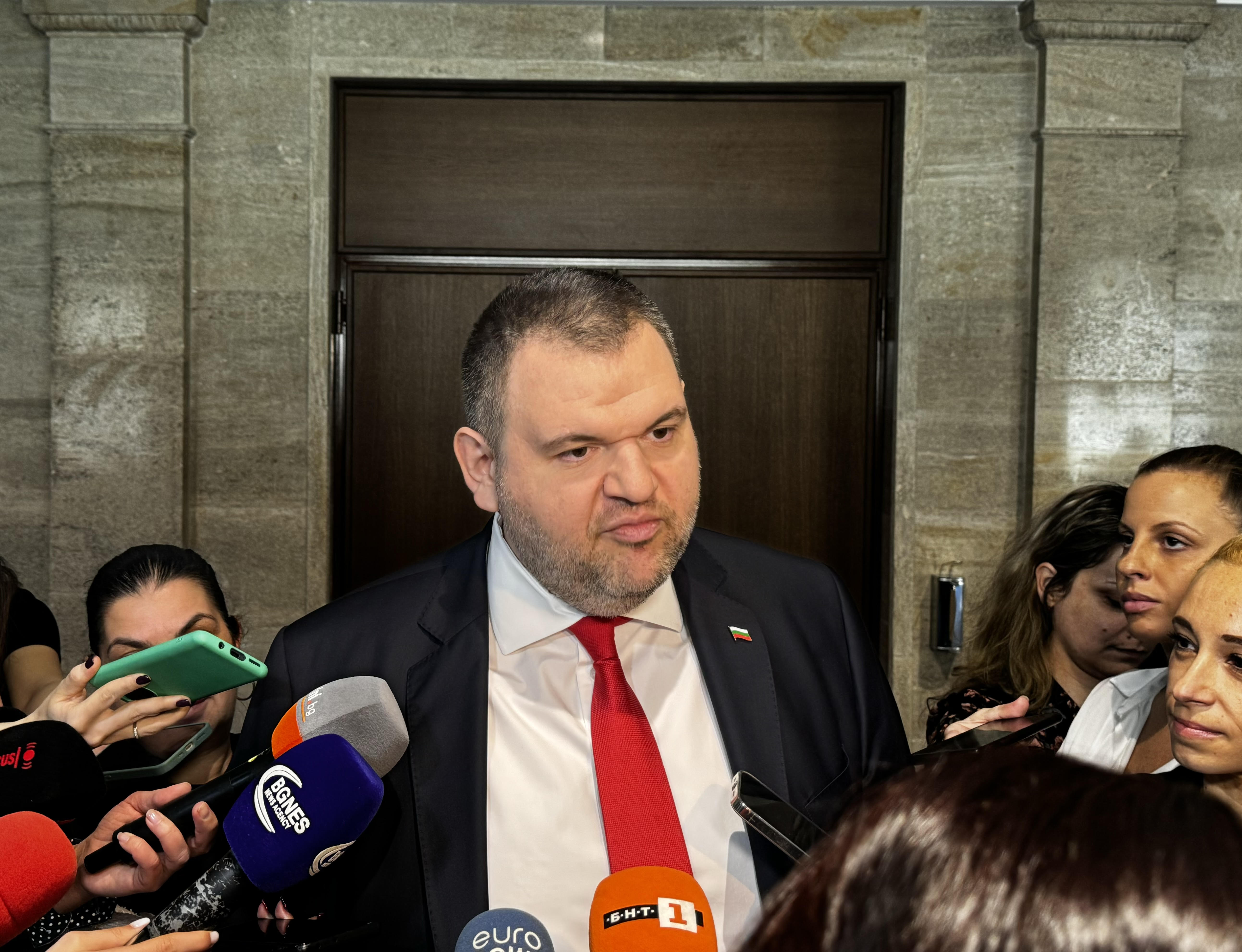 Пеевски: Светът се нуждае от мир и смели лидери, които да го отстояват, както това стори Тръмп Пеевски: Светът се нуждае от мир и смели лидери, които да го отстояват, както това стори Тръмп