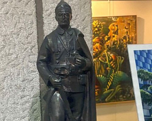 Скулптурата на незнайния македонски четник краси музея в Благоевград
