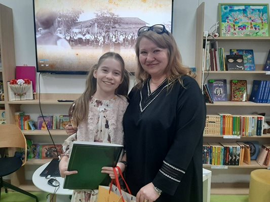 Четвъртокласничка прочете 229 книги от библиотеката в Благоевград Четвъртокласничка прочете 229 книги от библиотеката в Благоевград