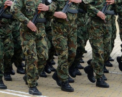 Търсят военни в Пиринско