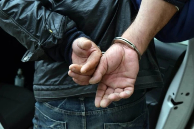 Белезници за 28-годишен санданчанин, седнал друсан зад волана Белезници за 28-годишен санданчанин, седнал друсан зад волана