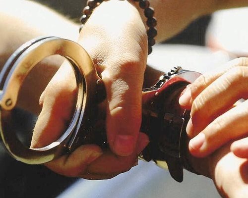Закопчаха петима хванати с дрога в Петрич